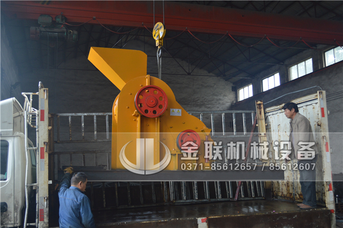 哪個廠家煤矸石粉碎機優(yōu)勢多，購買一臺需要多少錢？