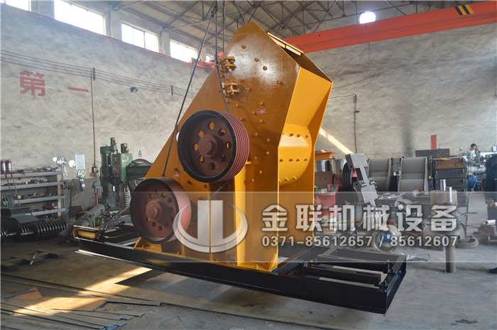 哪個(gè)廠家小型原煤粉碎機(jī)價(jià)格低，多少錢一臺(tái)？