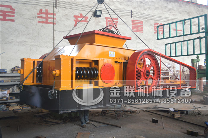 雙齒輥破碎機(jī)安裝、試機(jī)時(shí)都有哪些注意事項(xiàng)？
